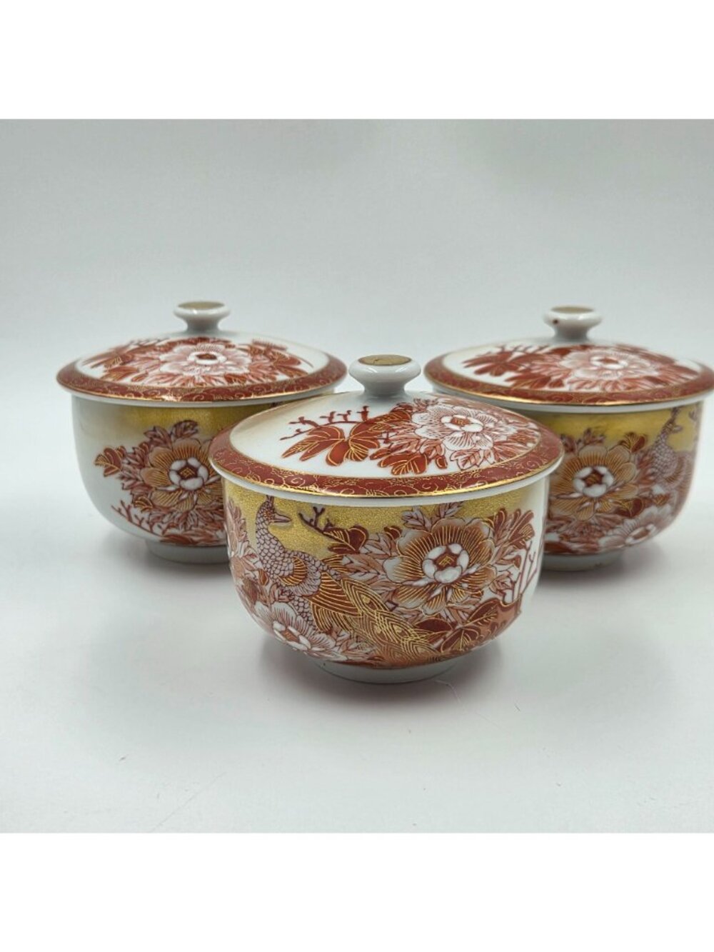 Kutani Peacock & Peony Lidded Tea Cups Set (3) from the Meiji Period - Picture 2 of 13